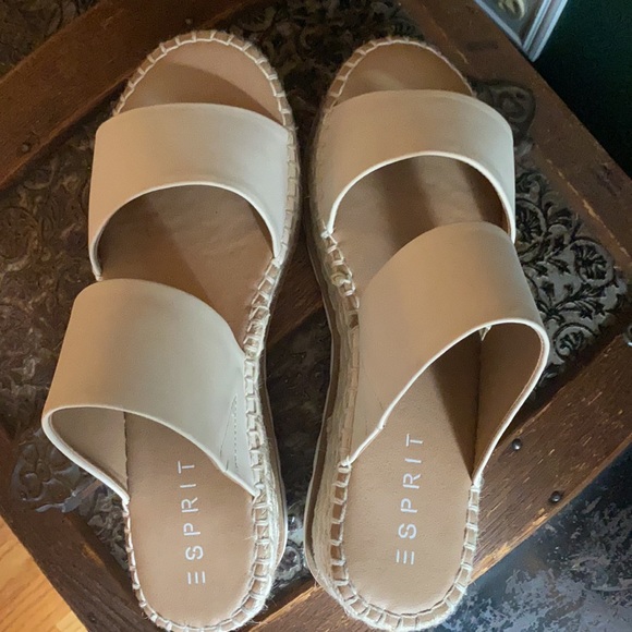 Platform Sandals - Picture 2 of 3